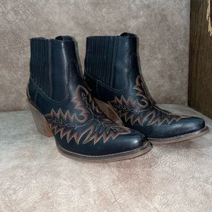 COPY - Ariat Black Booties